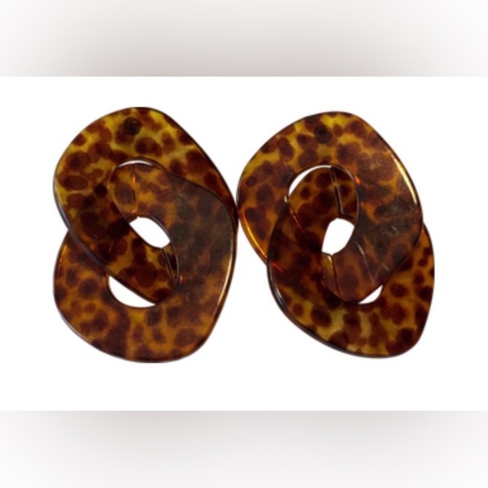 Tortoise Shell Patterned Statement Earrings - Picture 3 of 4